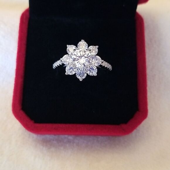 Jewelry - Moissanite diamond size 9 silver band